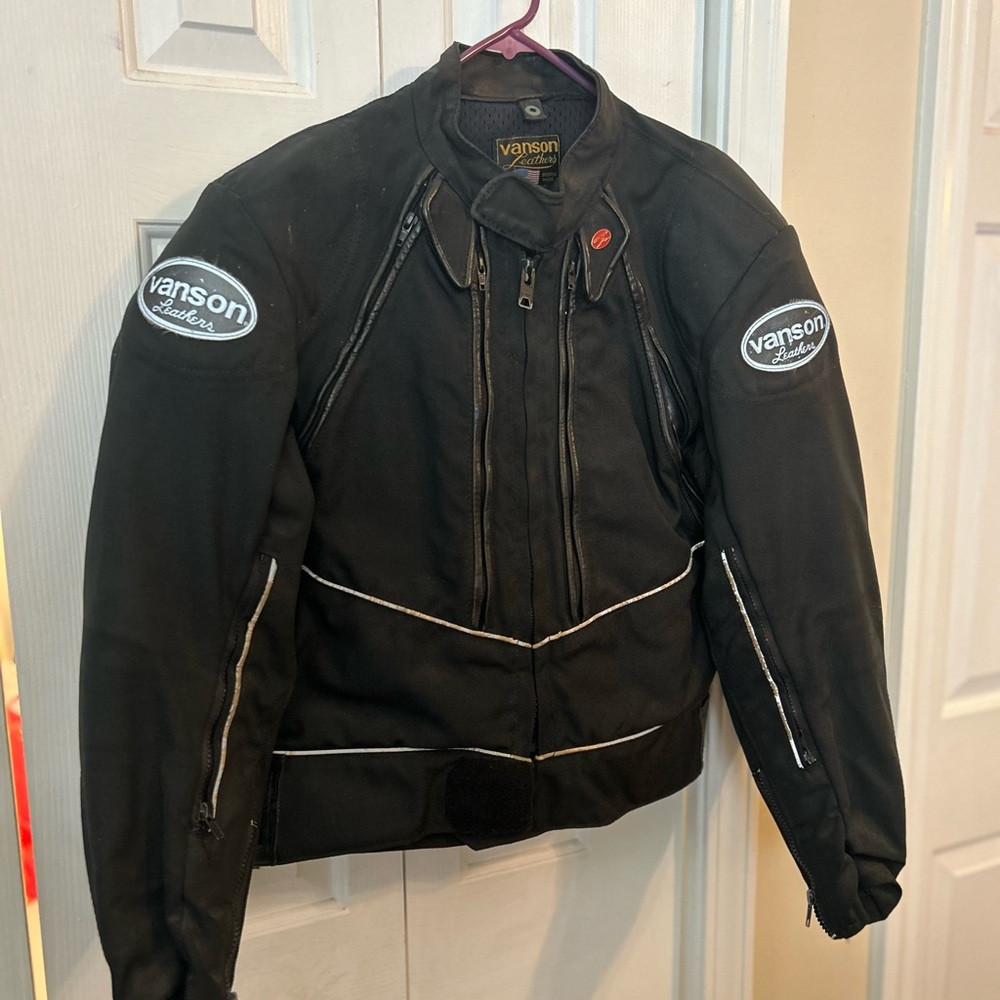 Vanson Leathers Riding Jacket. Elbow and shoulder armor.